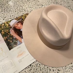 Teresa Foglia x CURATEUR Lynn Hat